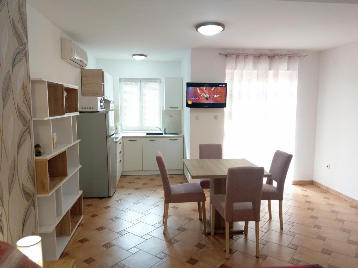 Apartment Koruna Medulin Exterior photo